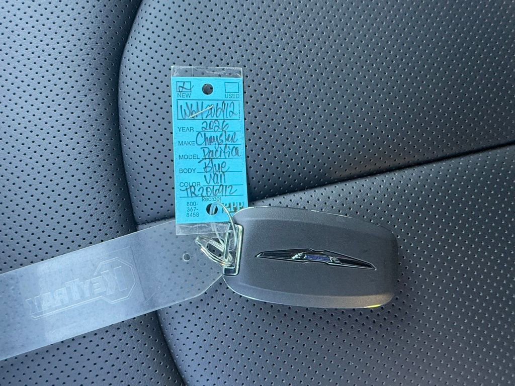 New 2026 Chrysler Pacifica Limited image 40