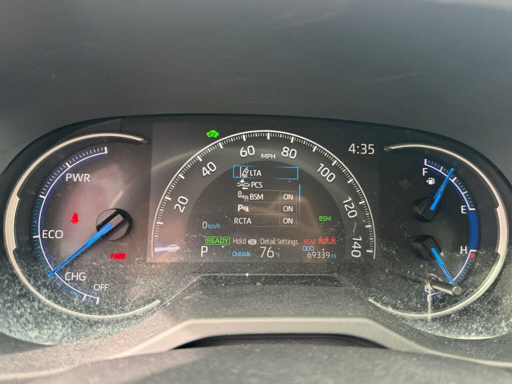 Used 2022 Toyota RAV4 Limited AWD/4WD image 25