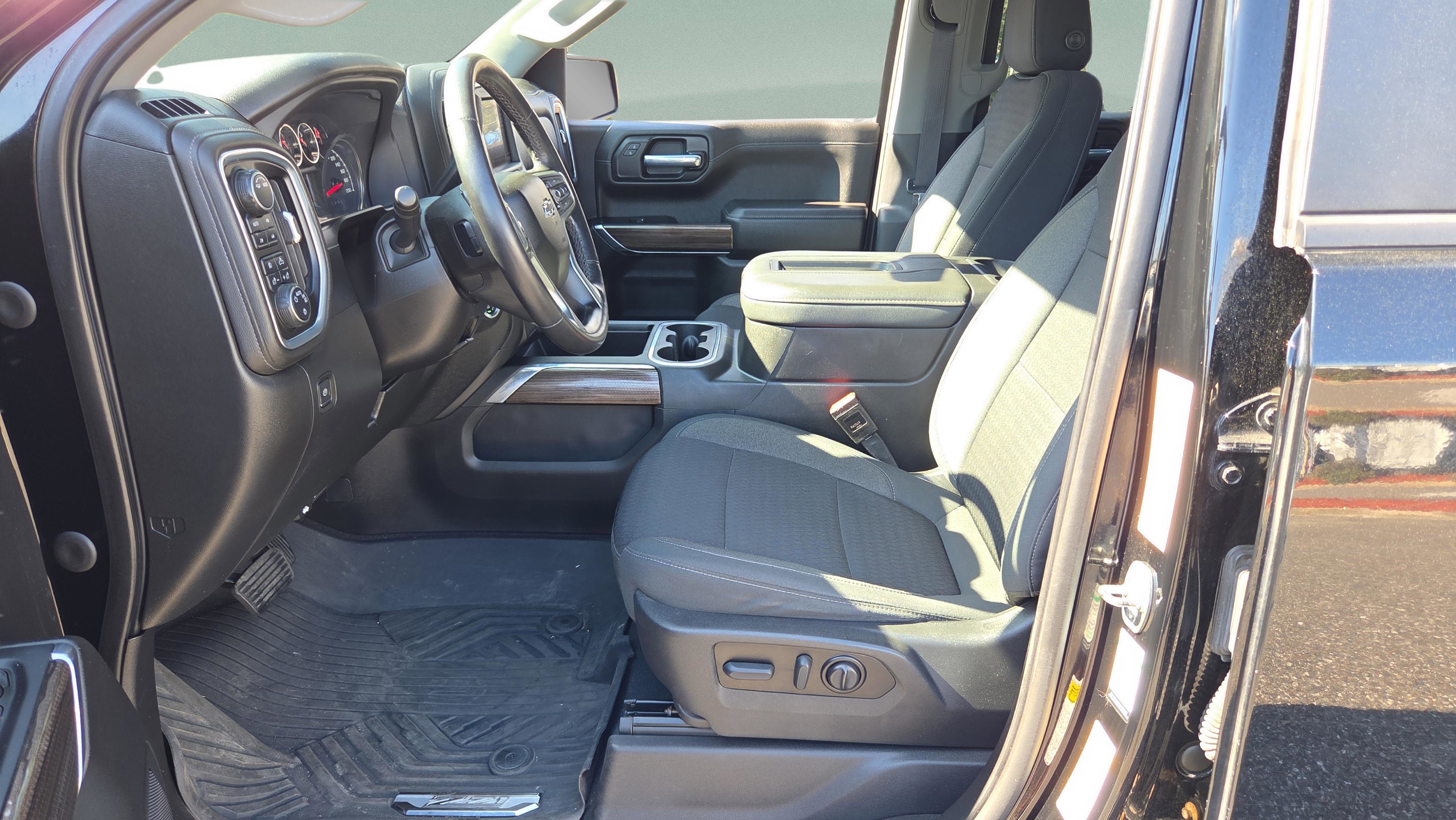 Used 2021 Chevrolet Silverado 1500 LT Trail Boss w/ Bed Protection Package image 10