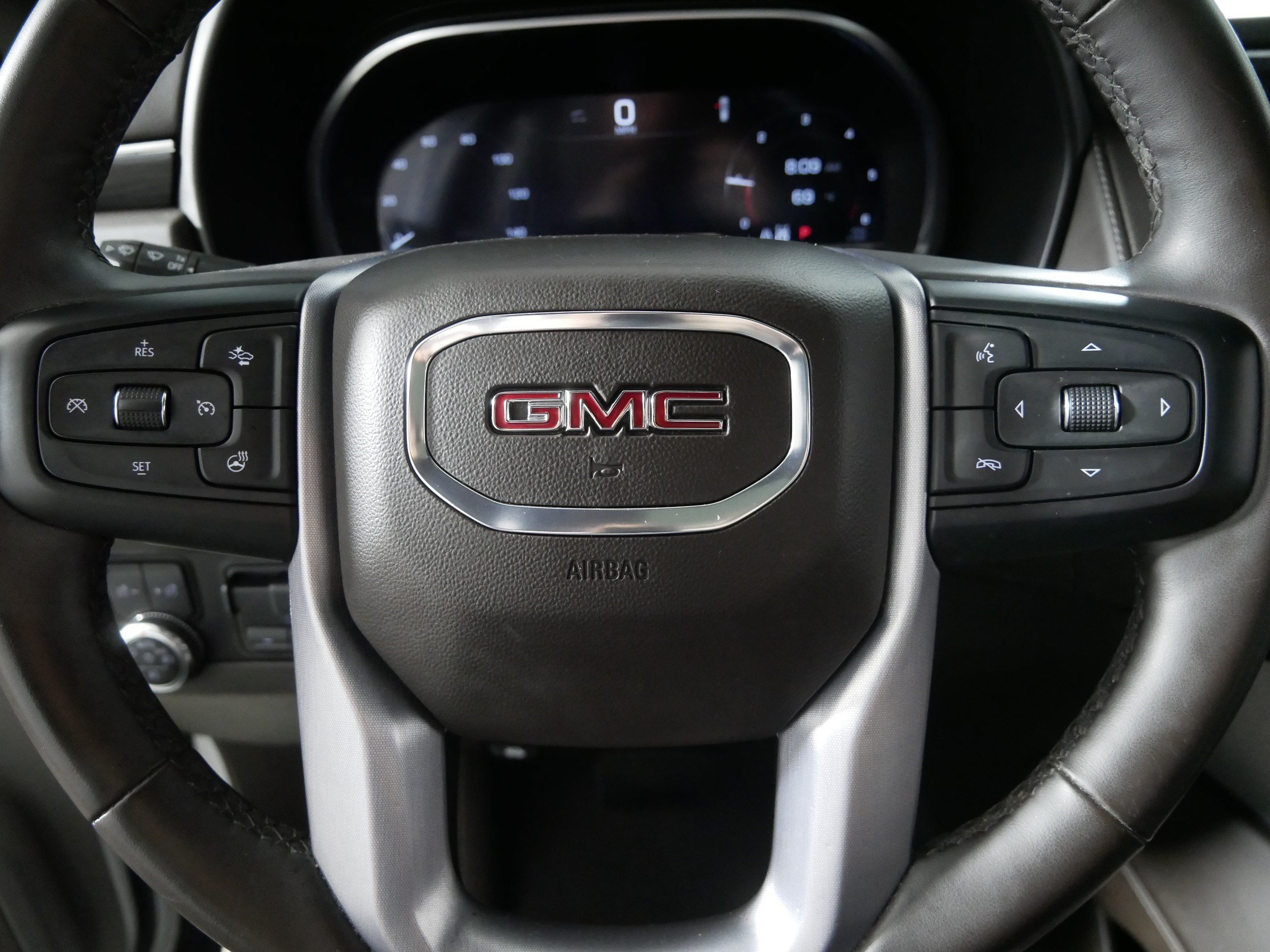 Used 2023 GMC Yukon SLT w/ SLT Premium Package AWD/4WD image 25