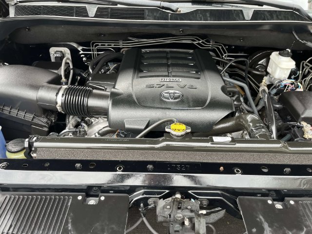 Used 2017 Toyota Tundra SR5 w/ SR5 Upgrade Package AWD/4WD image 5