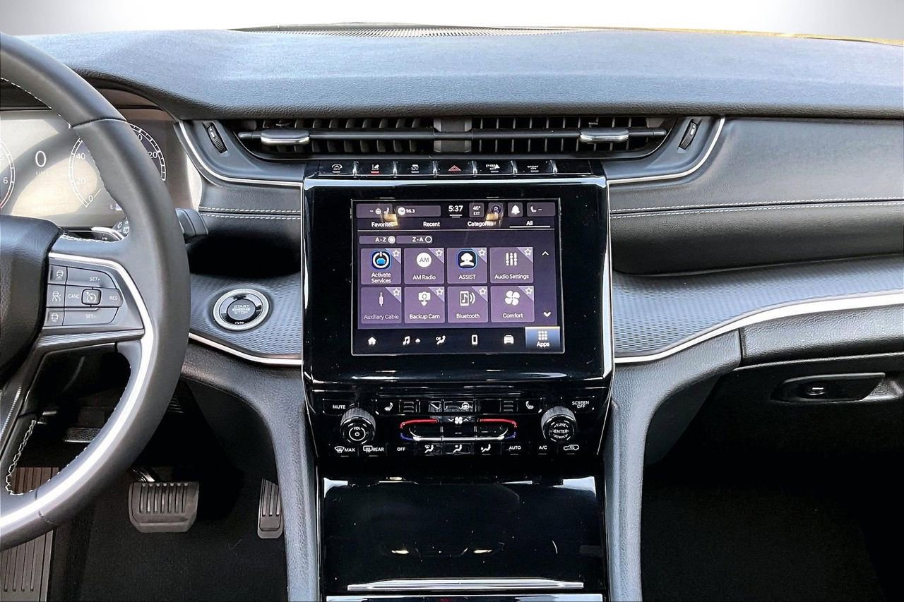 Certified 2023 Jeep Grand Cherokee Altitude image 12