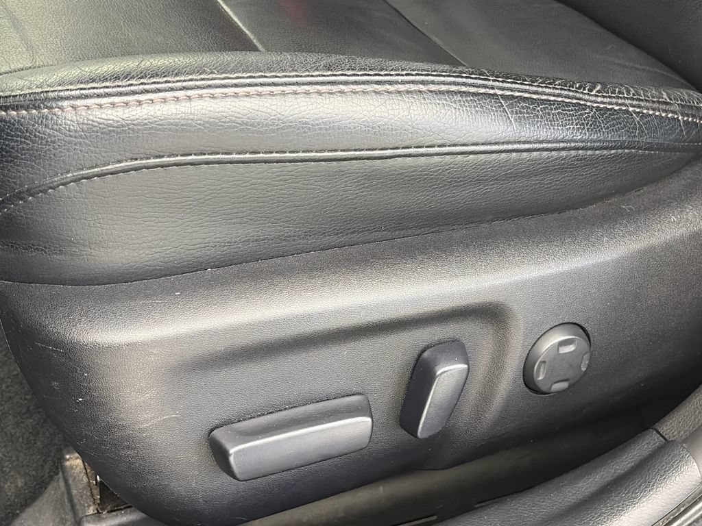 Used 2014 Toyota Avalon XLE Touring FWD image 26