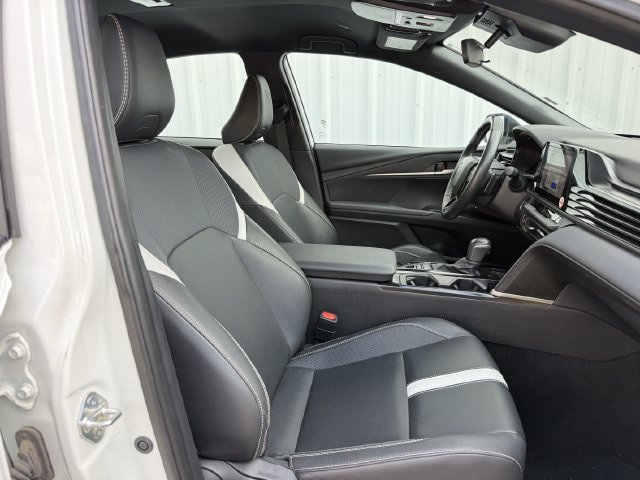 Used 2025 Toyota Camry SE FWD image 30