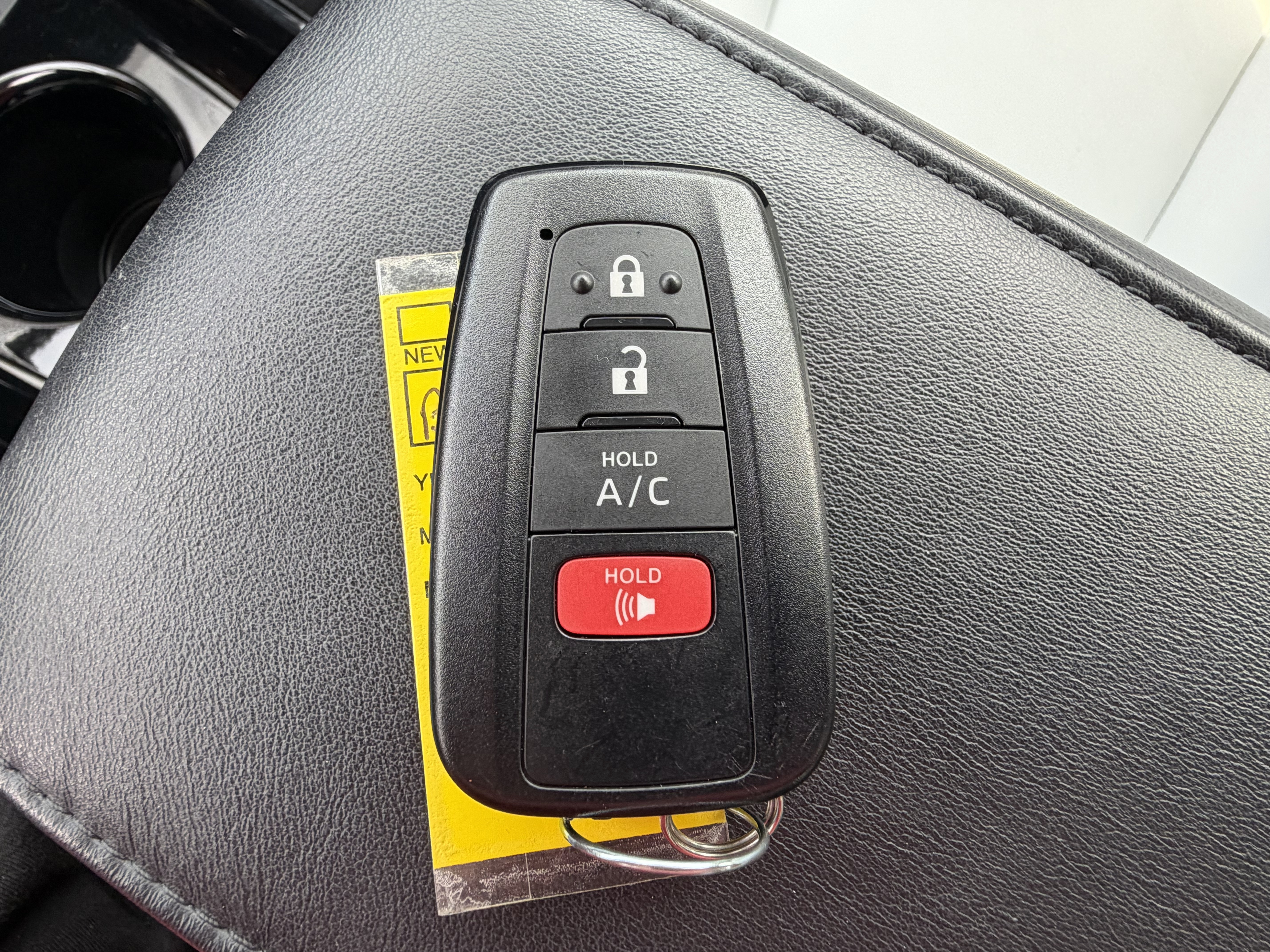 Used 2021 Toyota Prius Prime XLE FWD image 30