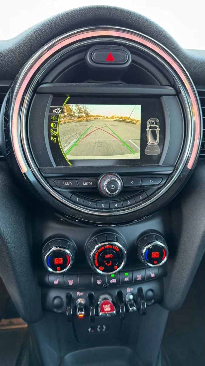 Used 2018 MINI Cooper 2-Door Hardtop image 13