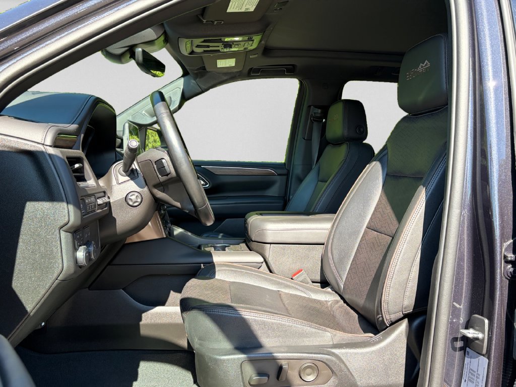 Used 2023 Chevrolet Suburban High Country AWD/4WD image 16