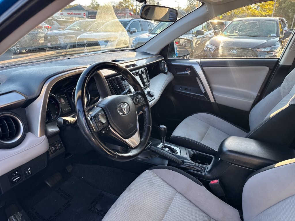Used 2016 Toyota RAV4 XLE AWD/4WD image 15
