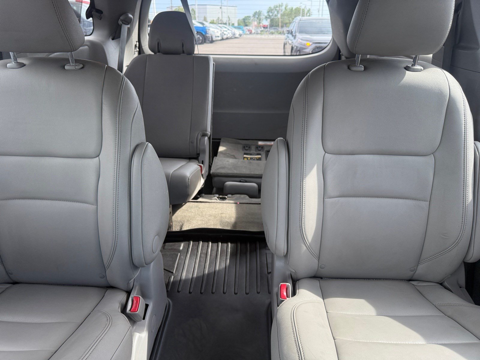 Used 2015 Toyota Sienna XLE Premium AWD/4WD image 18