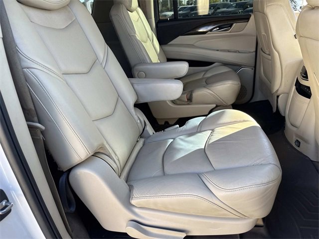 Used 2018 Cadillac Escalade ESV Premium Luxury image 10