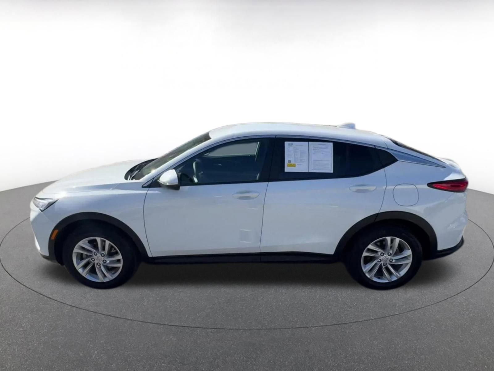 Used 2025 Buick Envista Preferred image 9