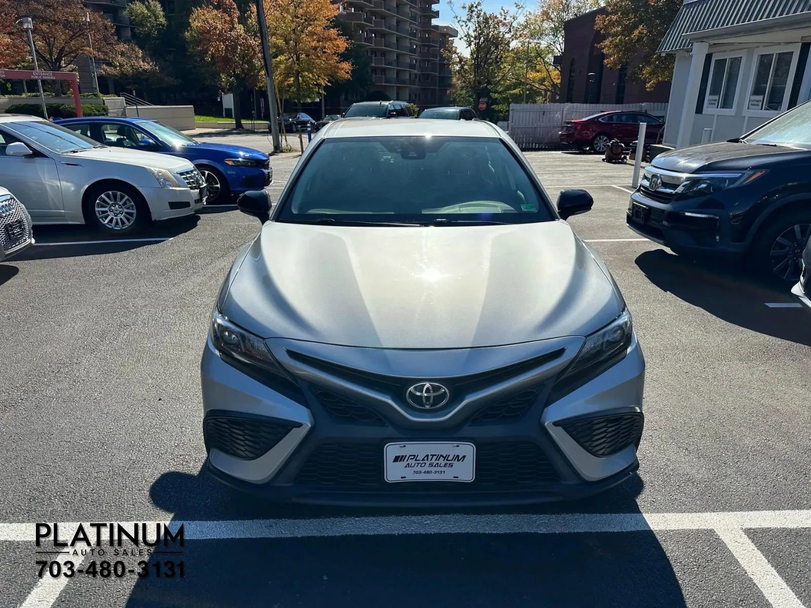 Used 2022 Toyota Camry SE image 5