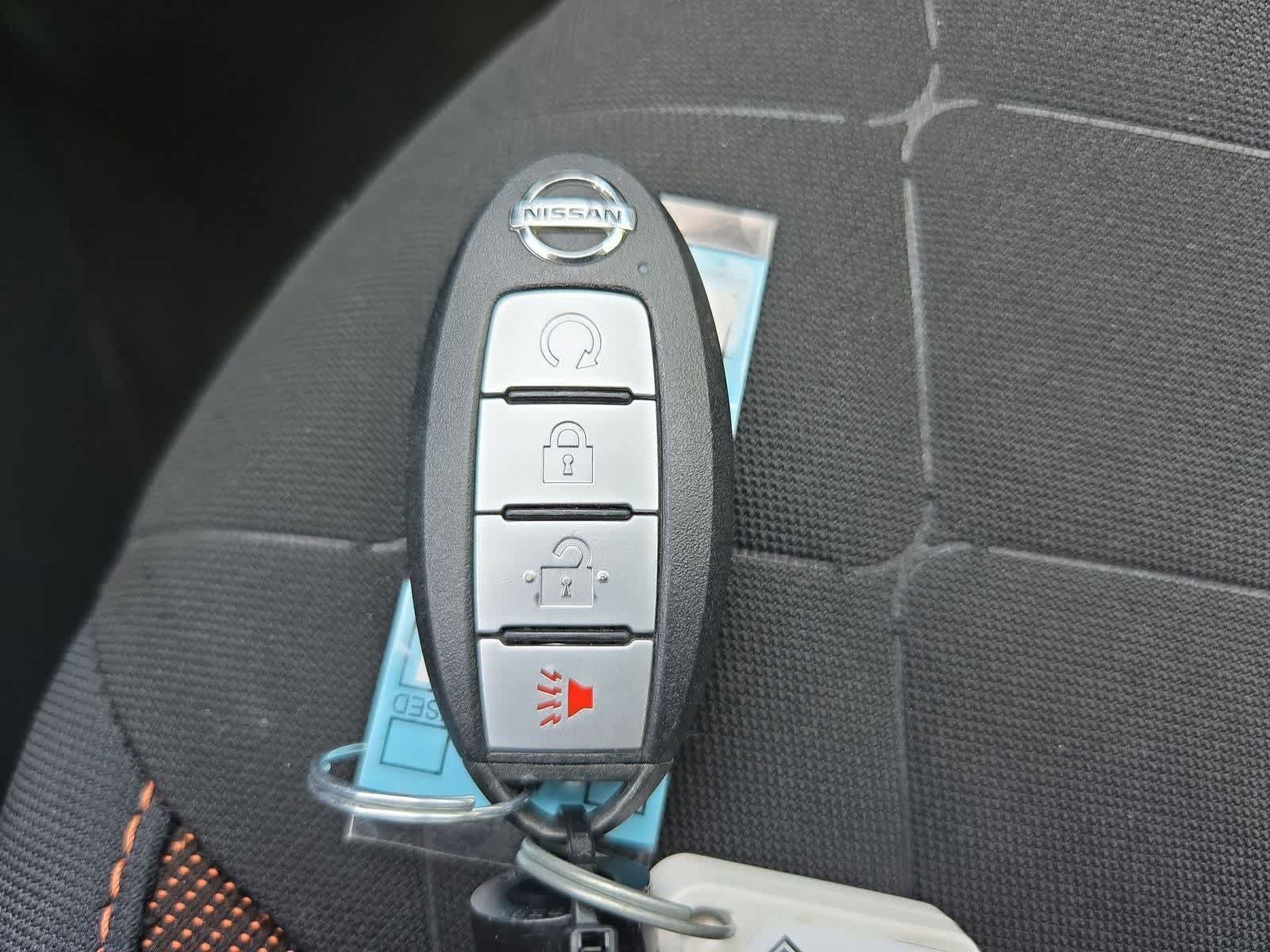 Used 2018 Nissan Kicks SR FWD image 30