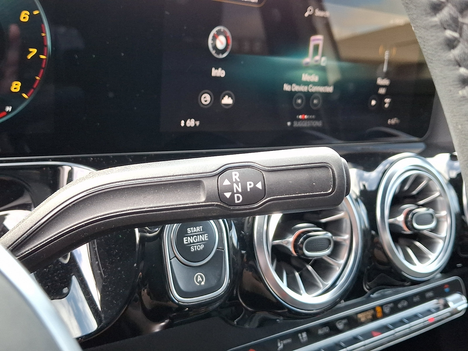 Used 2023 Mercedes-Benz GLA 250 4MATIC image 14