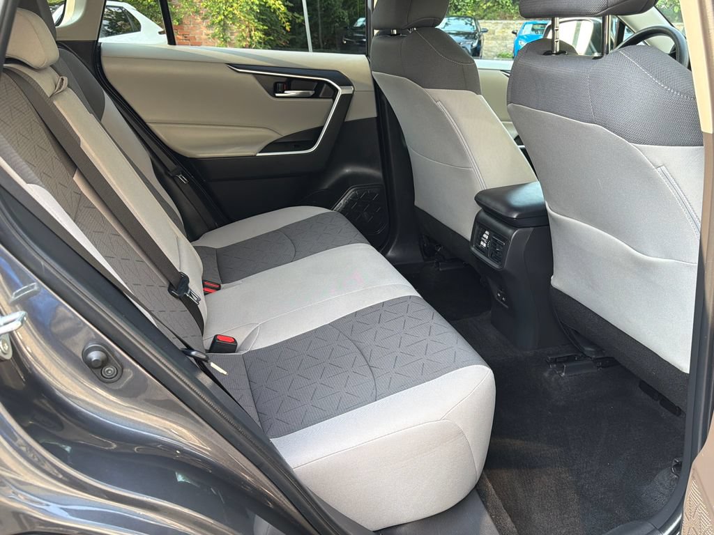 Used 2025 Toyota RAV4 XLE w/ Convenience Package AWD/4WD image 16