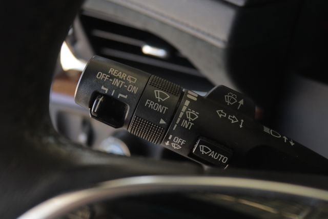 Used 2015 Cadillac Escalade Premium image 16