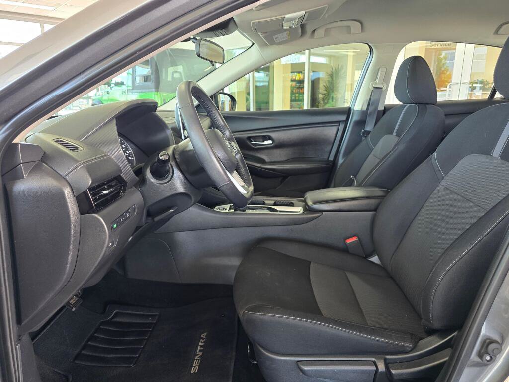 Used 2021 Nissan Sentra SV FWD image 18