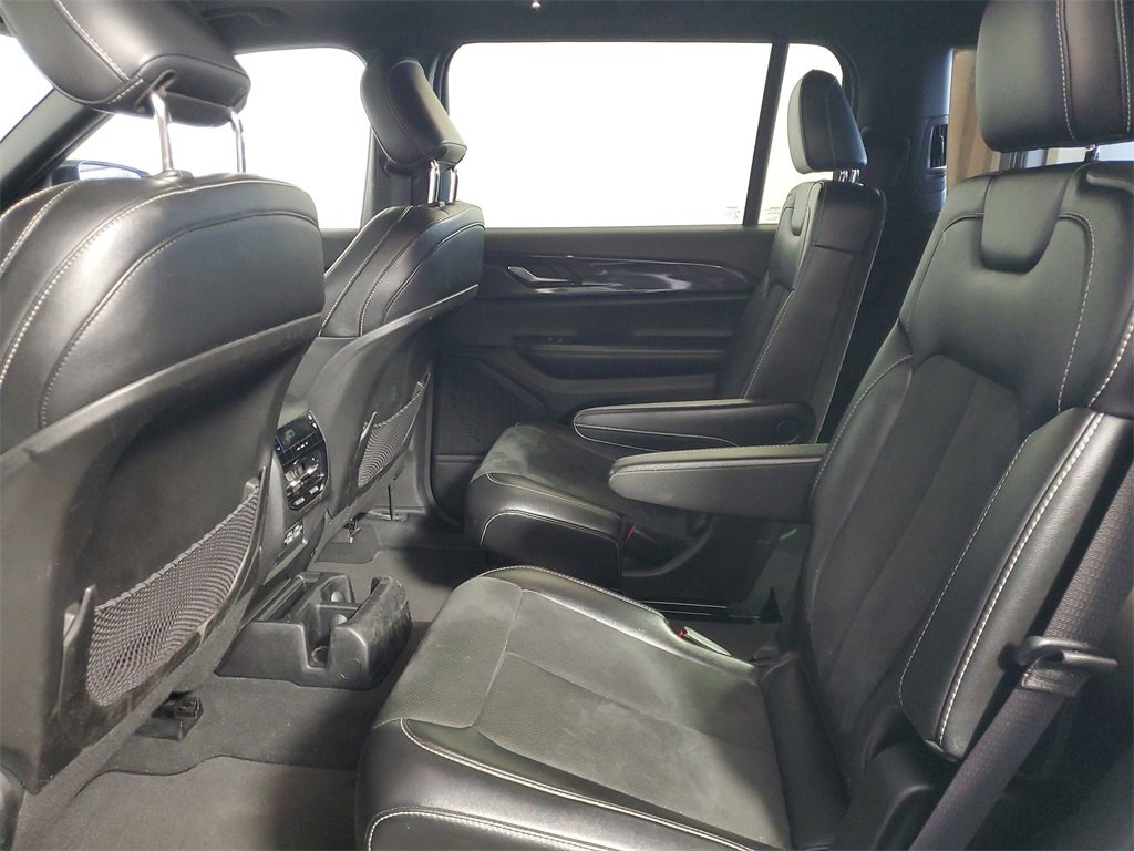 Used 2023 Jeep Grand Cherokee L Laredo image 23