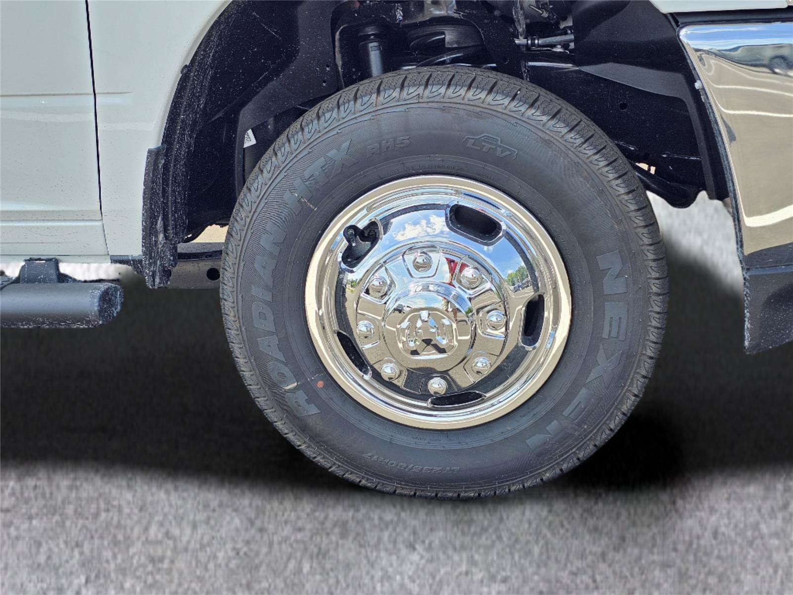 New 2026 RAM 3500 Tradesman AWD/4WD image 6