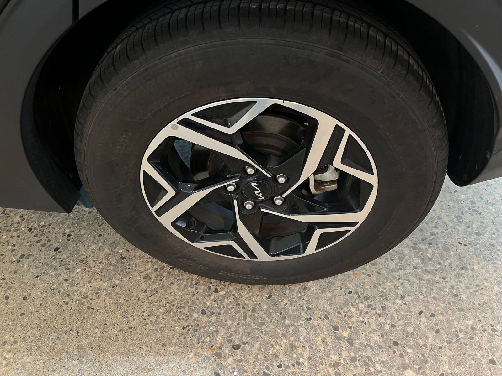 Used 2025 Kia Sportage LX image 30