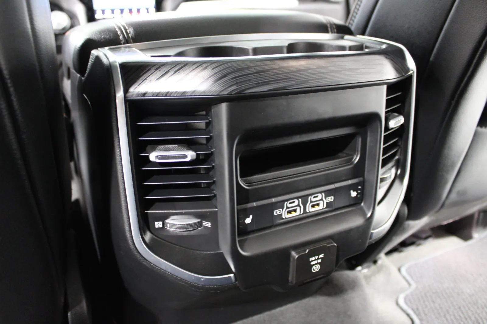 Used 2024 RAM 1500 Laramie AWD/4WD image 13