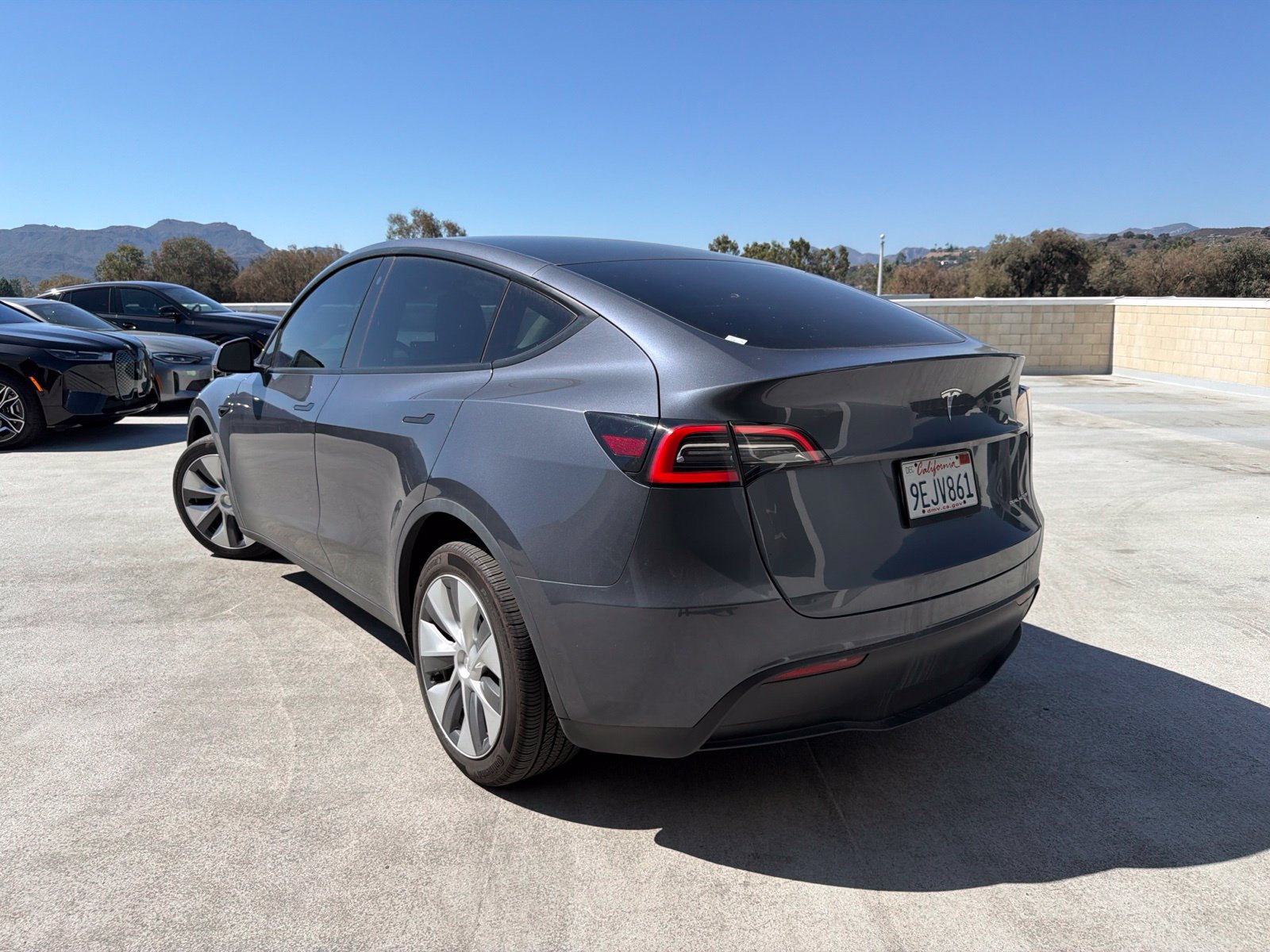 Used 2023 Tesla Model Y Long Range AWD/4WD image 2