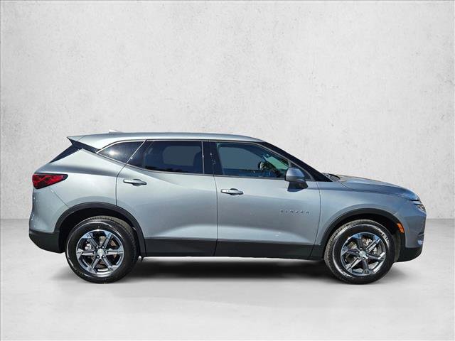 Used 2025 Chevrolet Blazer LT image 4