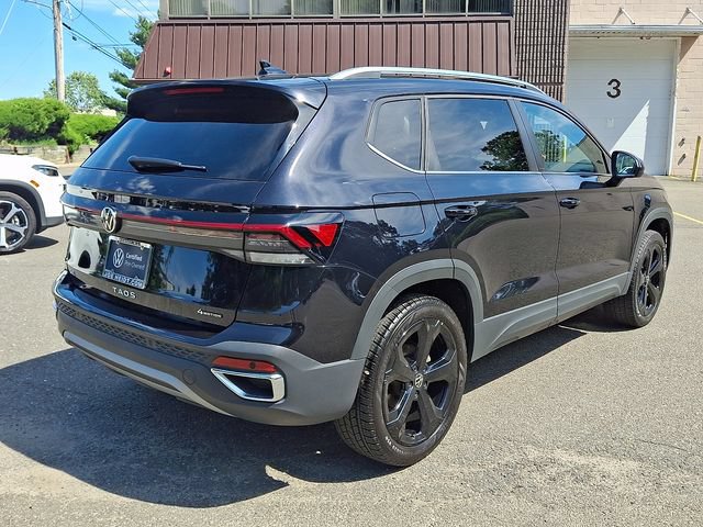 Certified 2025 Volkswagen Taos SEL AWD/4WD image 11