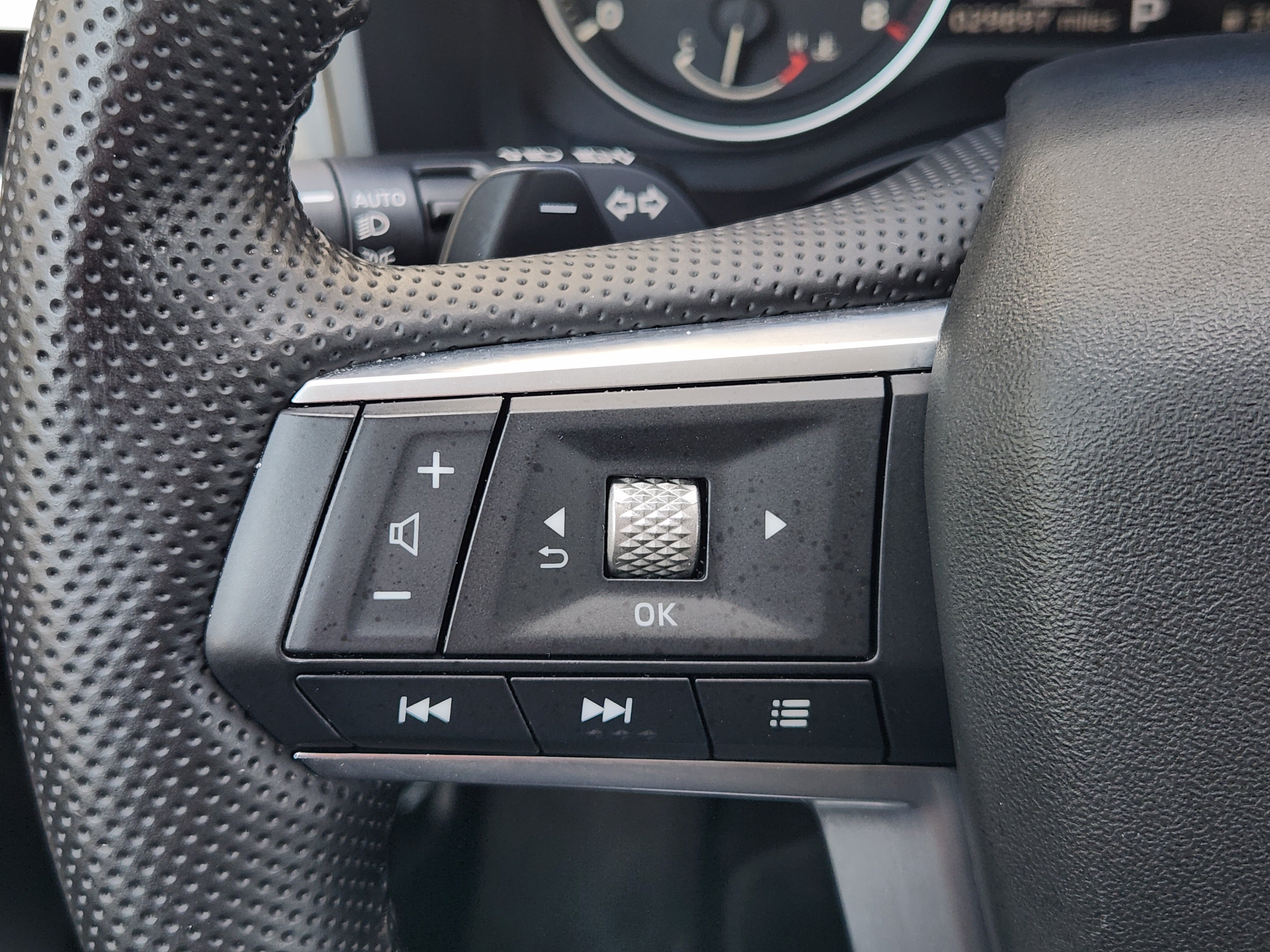 Used 2025 Mitsubishi Outlander SE AWD/4WD image 30