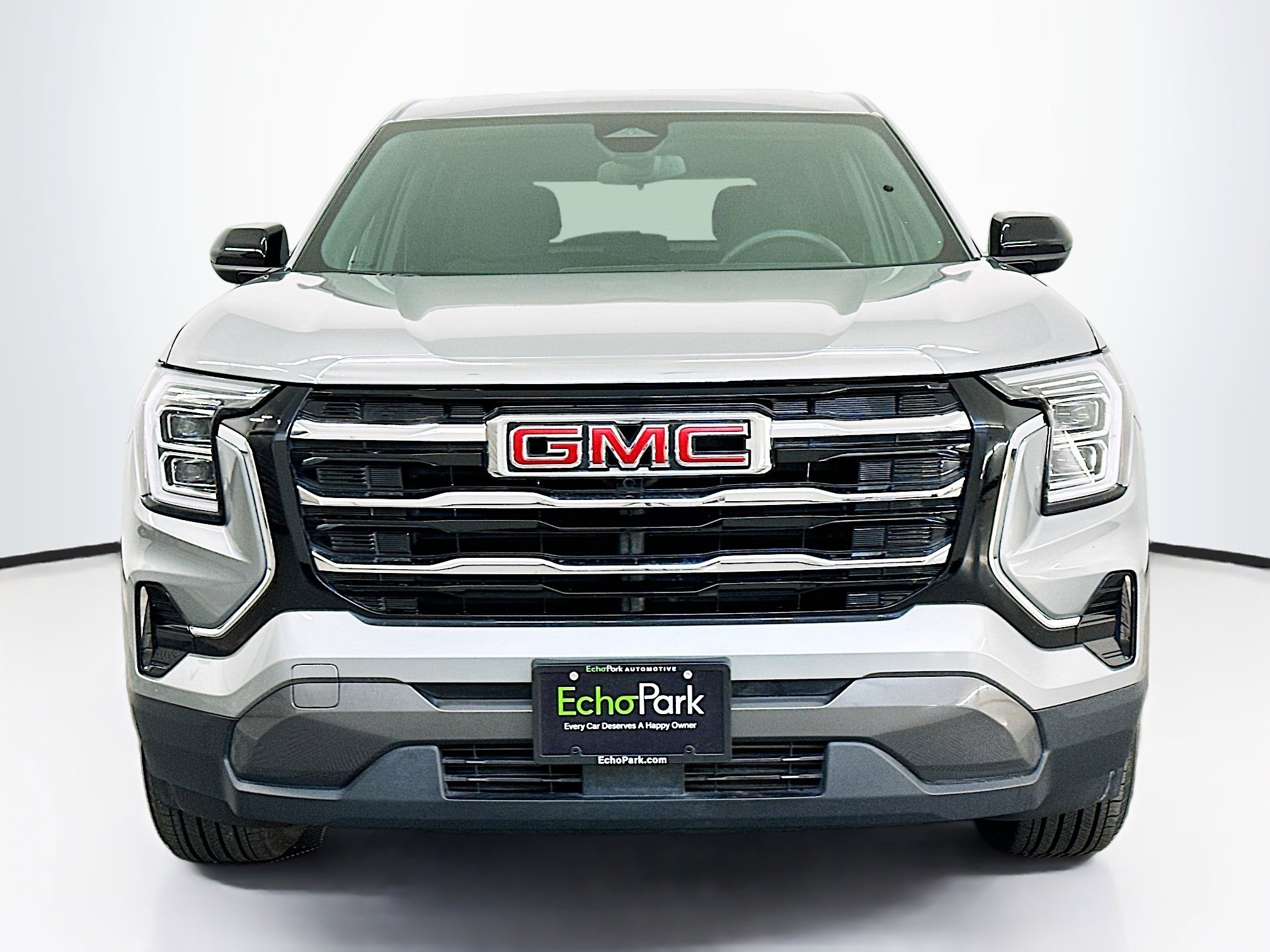Used 2025 GMC Terrain Elevation image 2