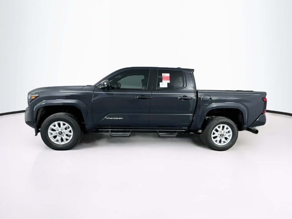 Used 2025 Toyota Tacoma SR5 AWD/4WD image 6