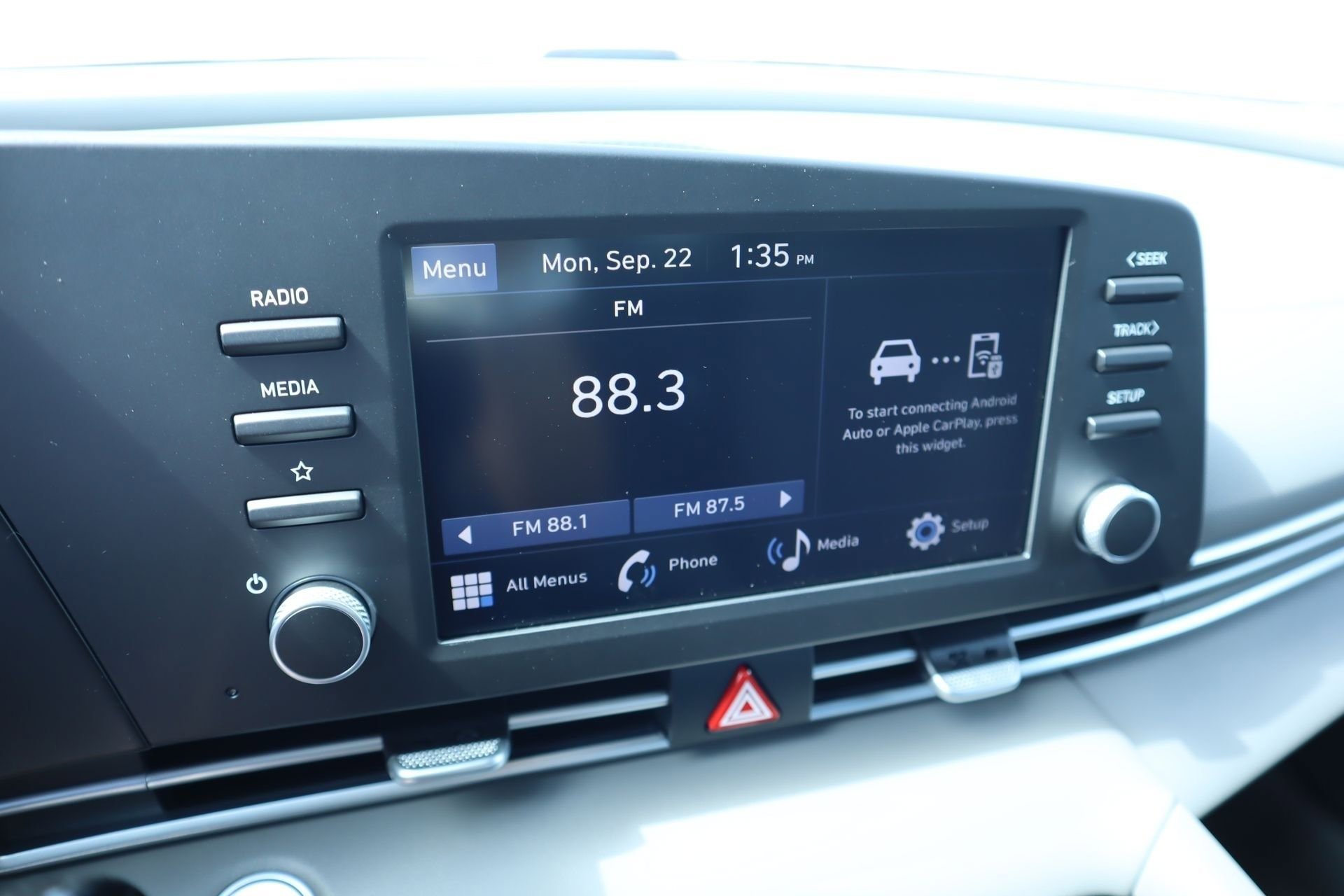 New 2025 Hyundai Elantra Sport image 13