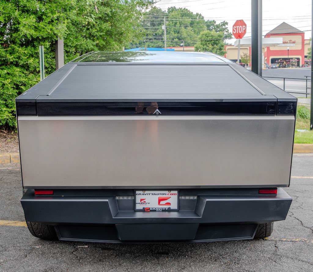 Used 2025 Tesla Cybertruck AWD Crew Cab image 23
