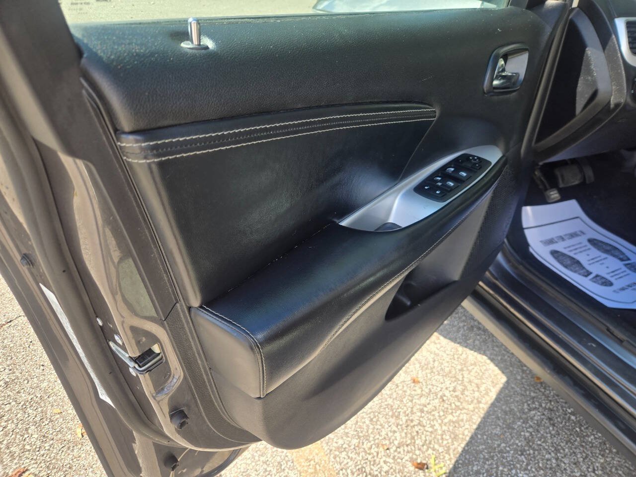 Used 2014 Dodge Journey SXT w/ Flexible Seating Group FWD image 18