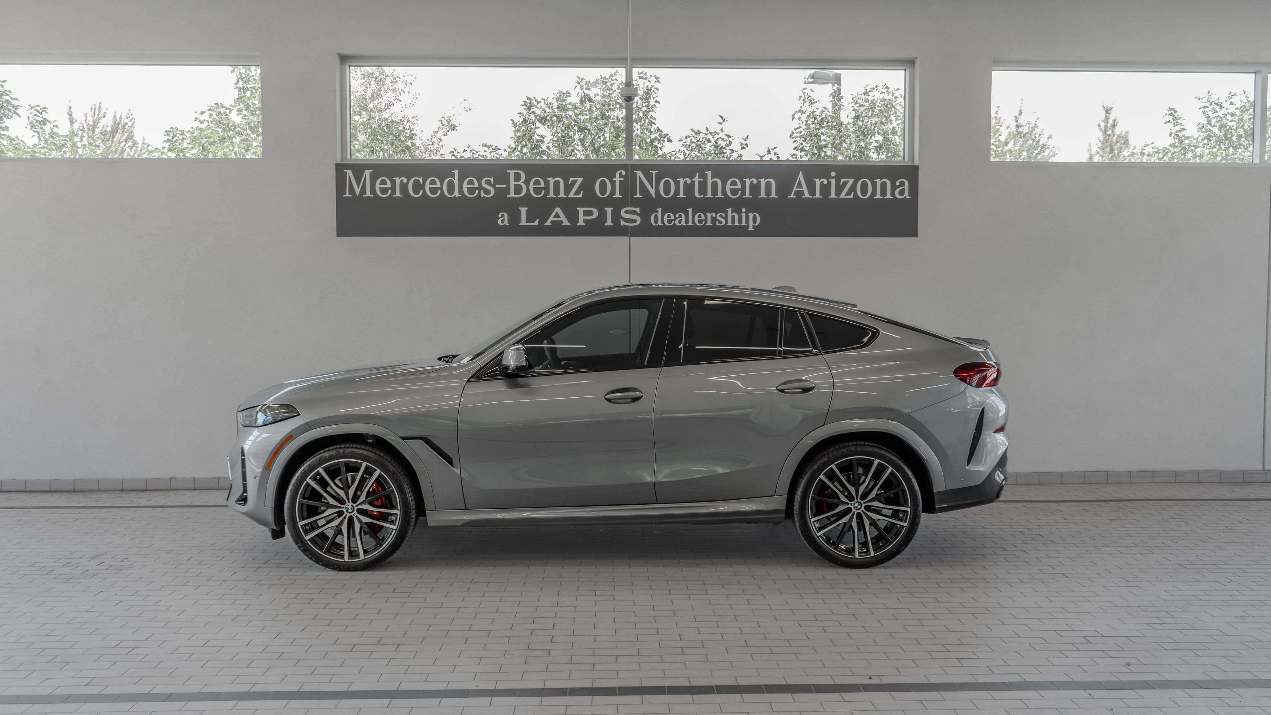 Used 2027 BMW X6 xDrive40i w/ Climate Comfort Package AWD/4WD image 2