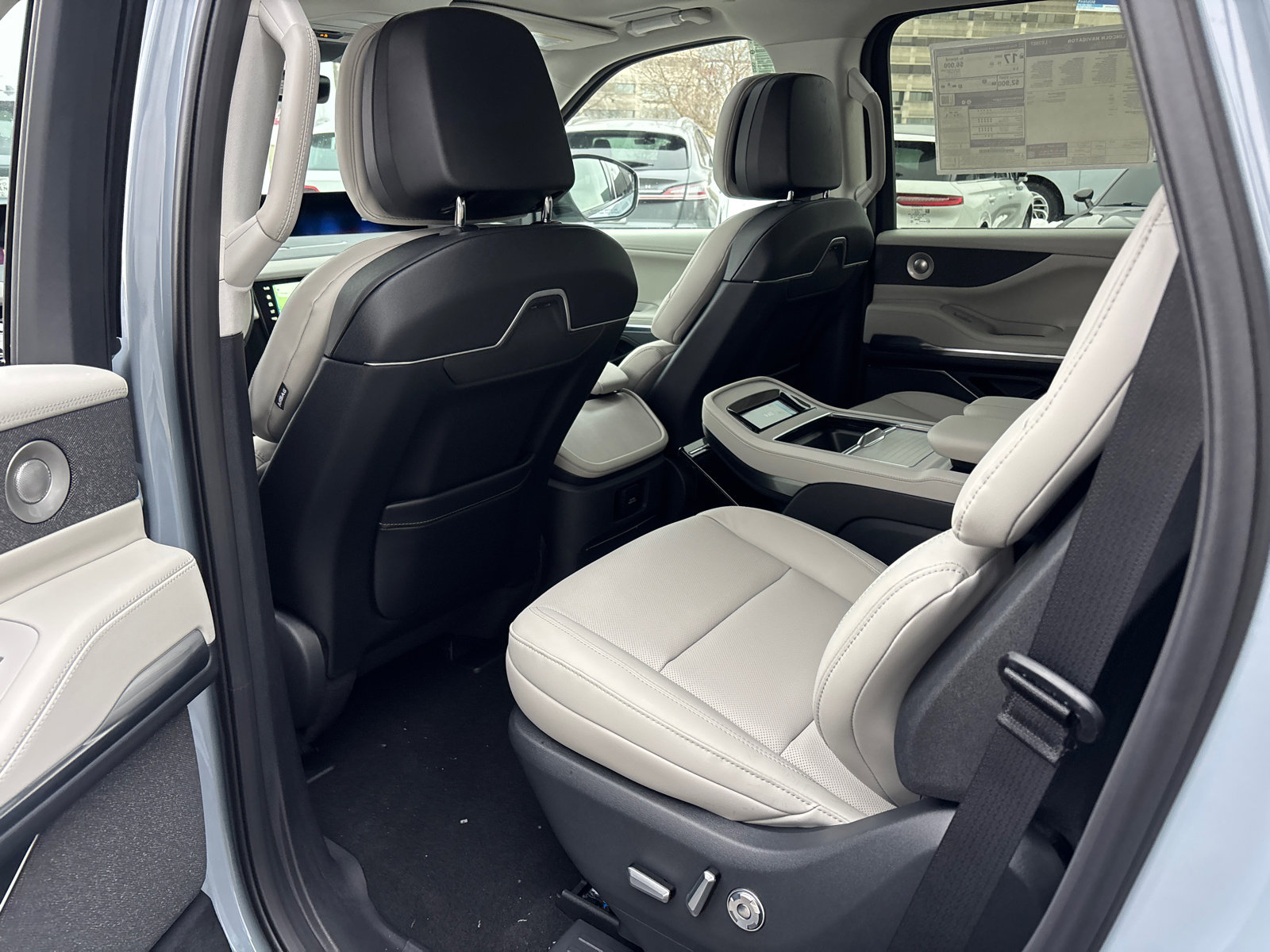 New 2026 Lincoln Navigator Reserve w/ Jet Appearance Package image 27