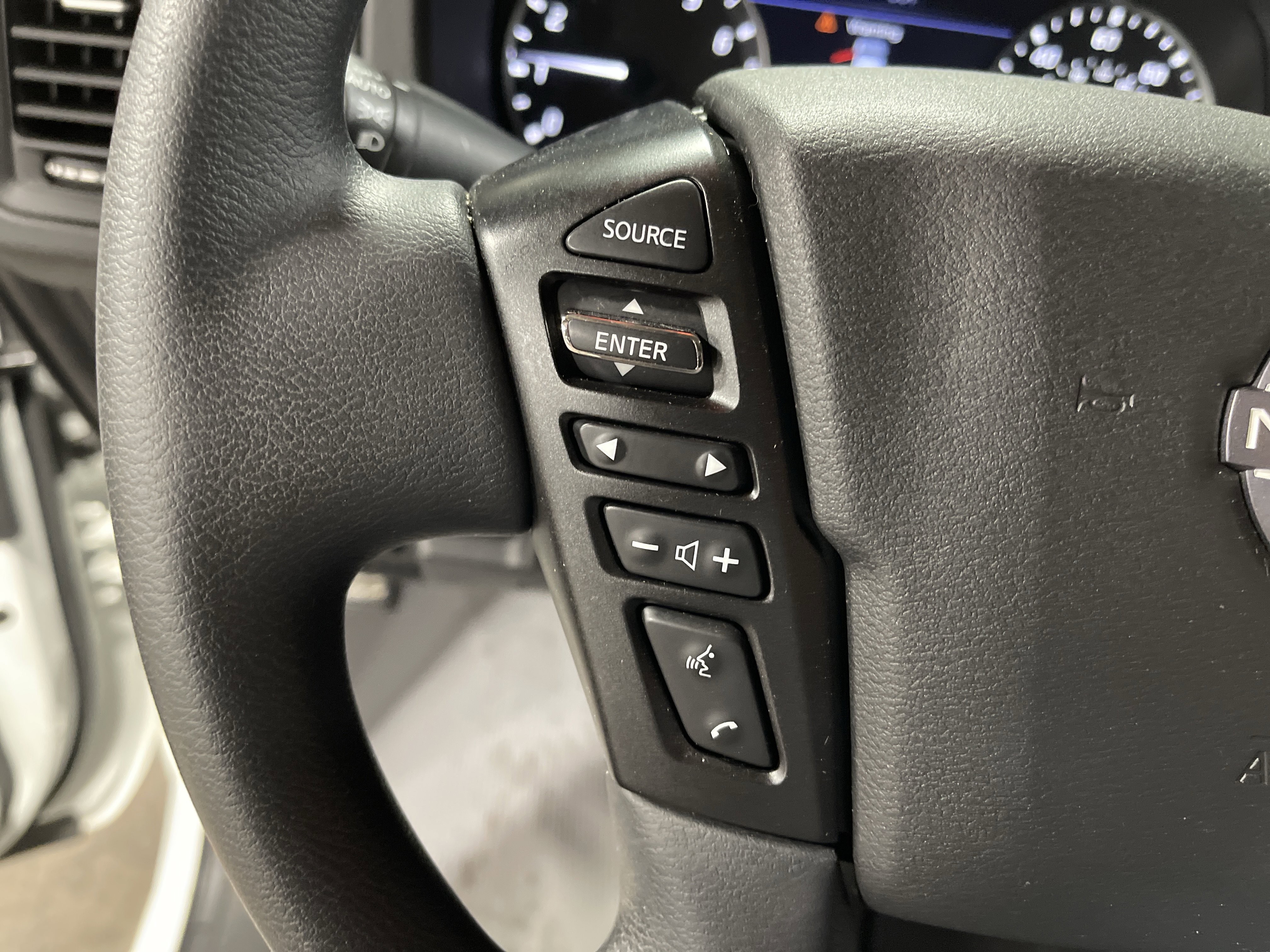 Used 2022 Nissan Frontier S w/ Technology Package image 18