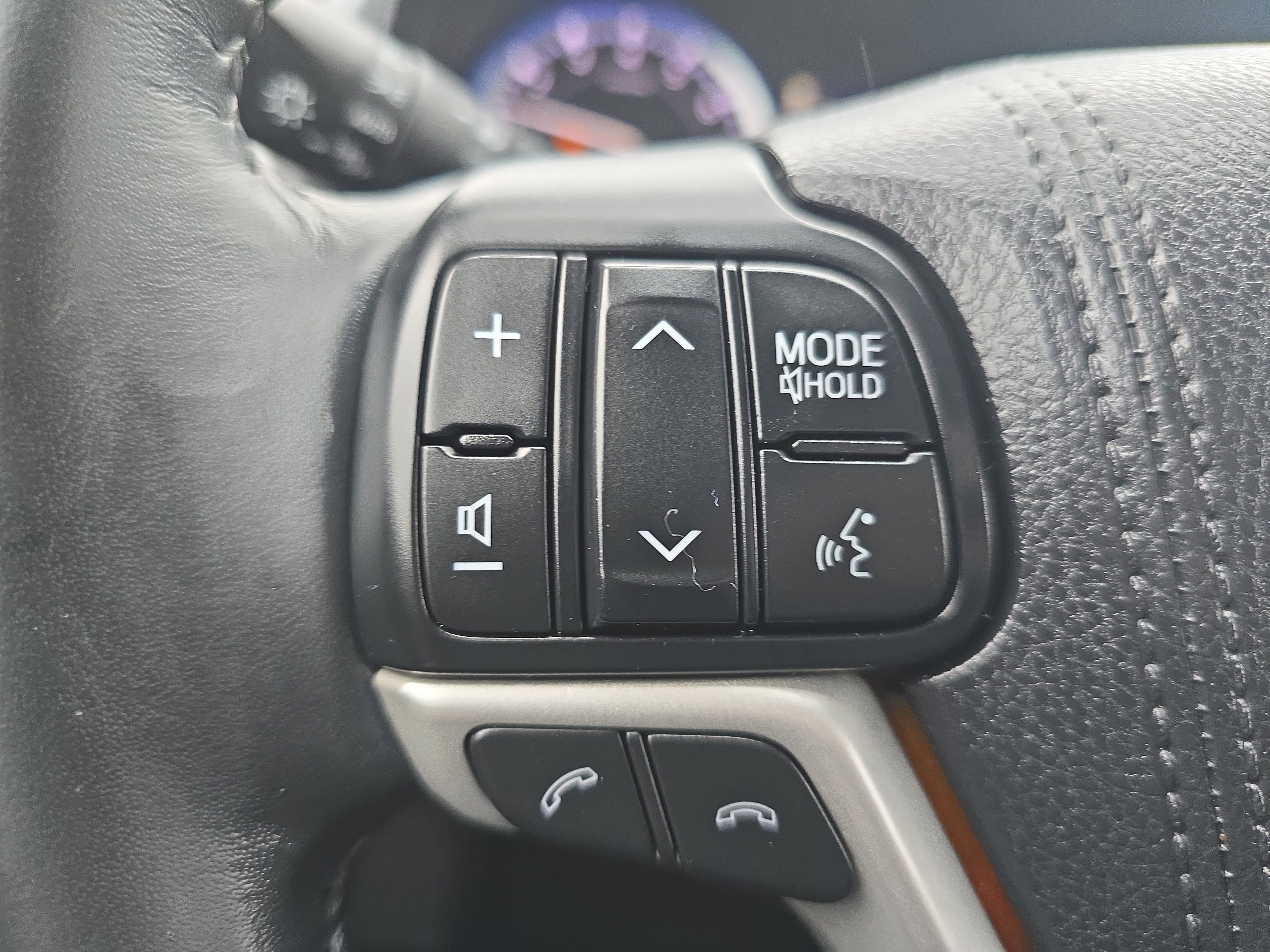 Used 2018 Toyota Highlander XLE image 17