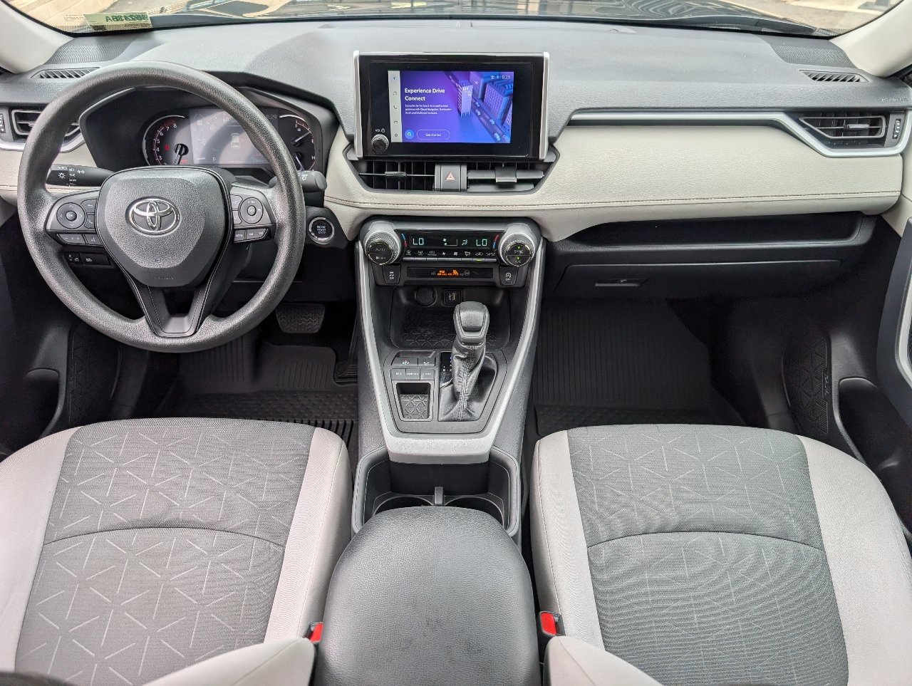 Used 2025 Toyota RAV4 XLE FWD image 4