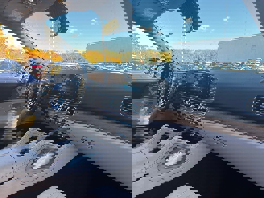 Used 2022 Mercedes-Benz GLE 350 4MATIC w/ Premium Package image 34