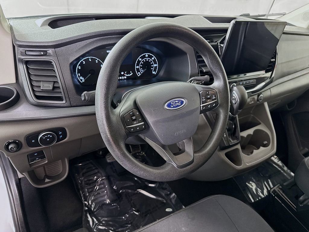 Used 2023 Ford Transit 350 XLT image 3