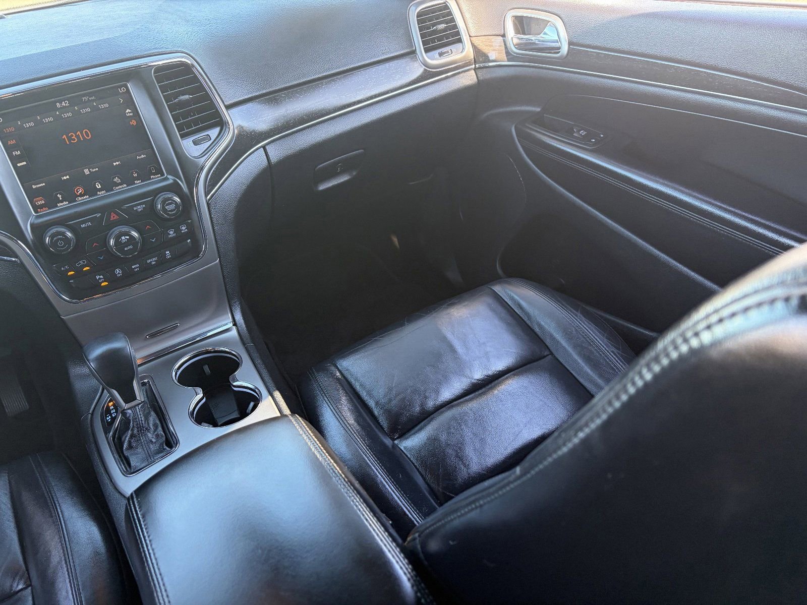 Used 2018 Jeep Grand Cherokee Limited image 17