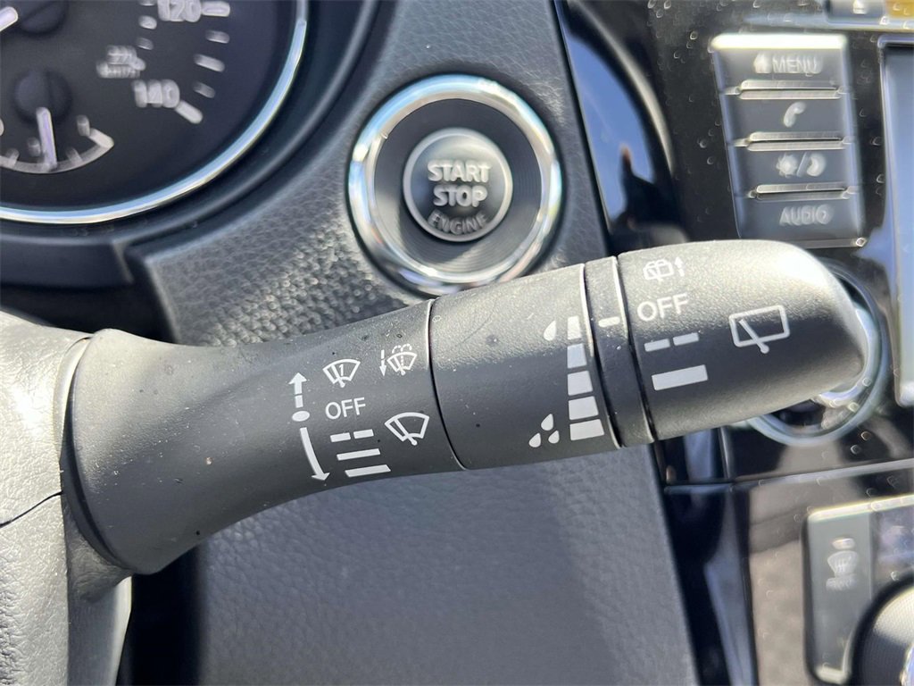 Used 2022 Nissan Rogue Sport SV w/ Technology Package image 22