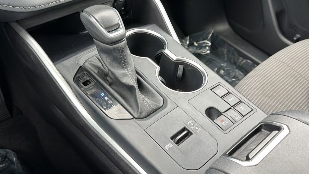 Certified 2025 Toyota Highlander LE image 31