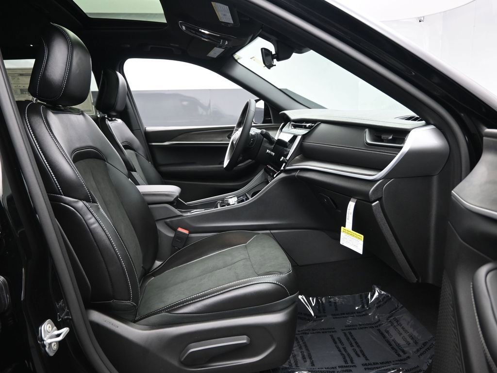 New 2026 Jeep Grand Cherokee L 4WD image 30
