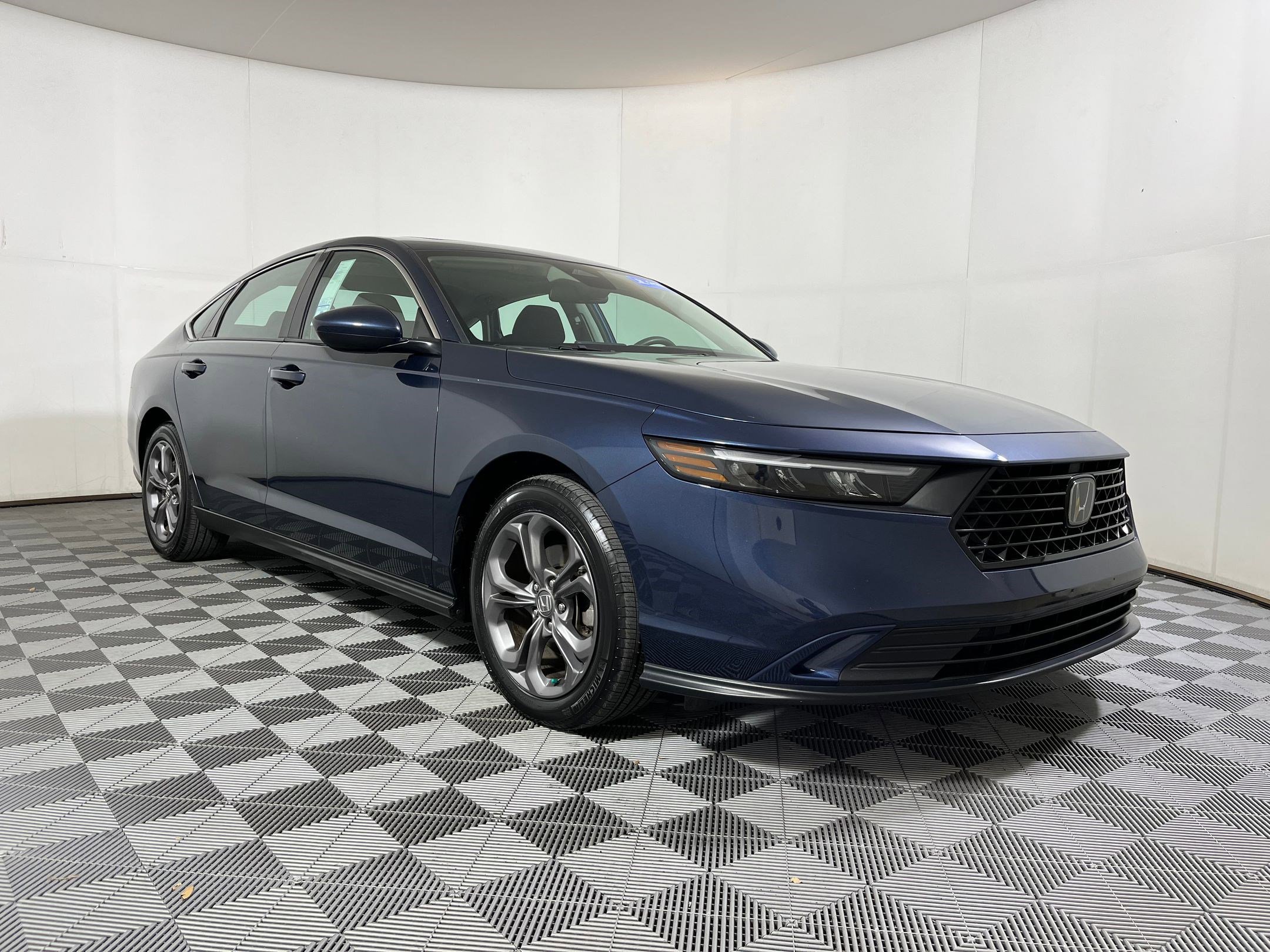 Used 2024 Honda Accord EX image 6