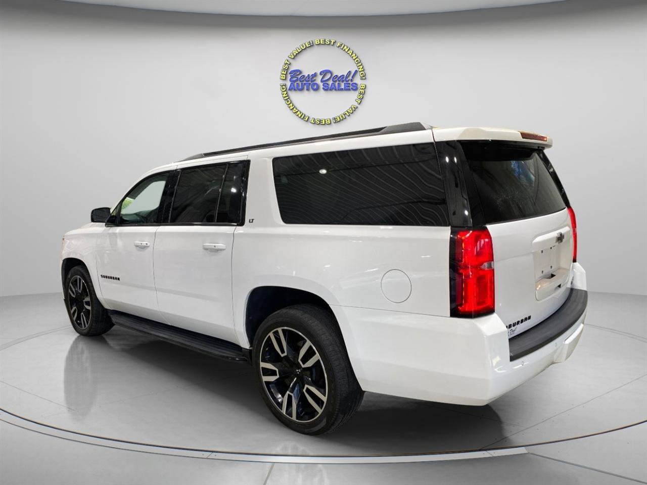 Used 2020 Chevrolet Suburban LT w/ RST Edition AWD/4WD image 2