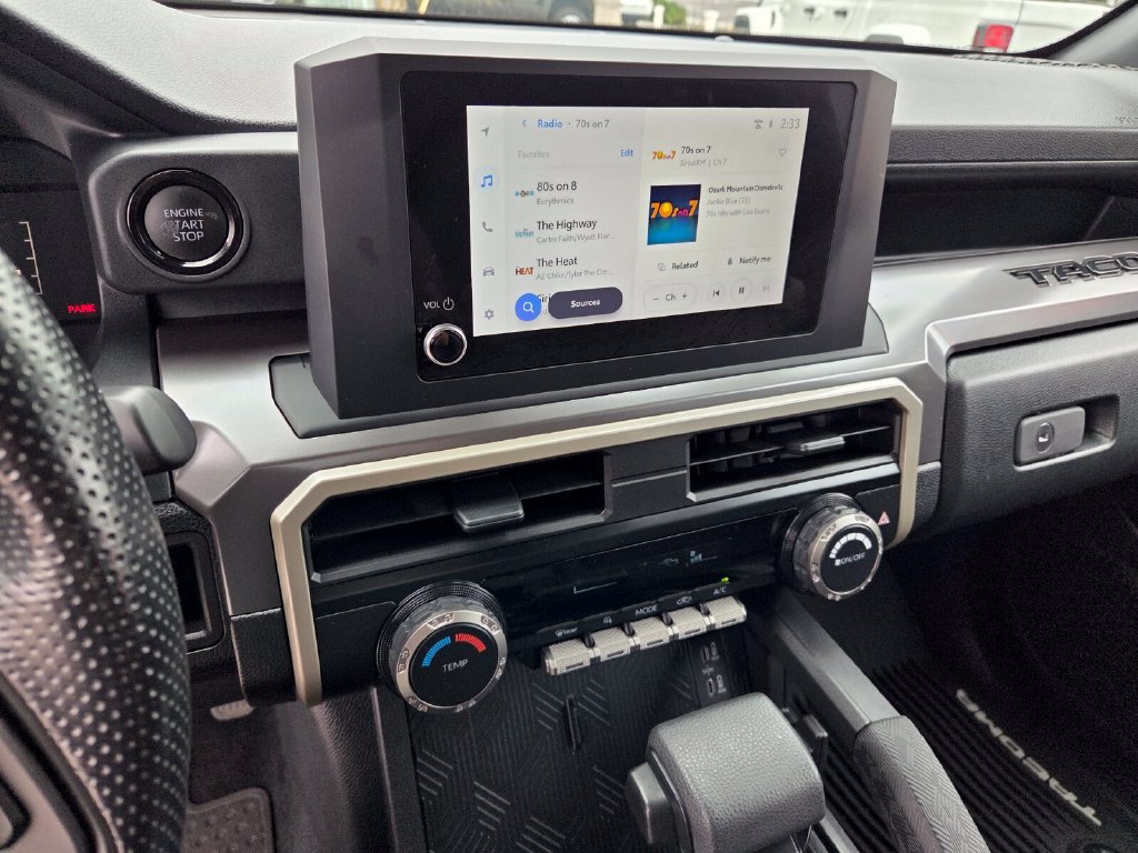 Used 2025 Toyota Tacoma SR5 AWD/4WD image 24