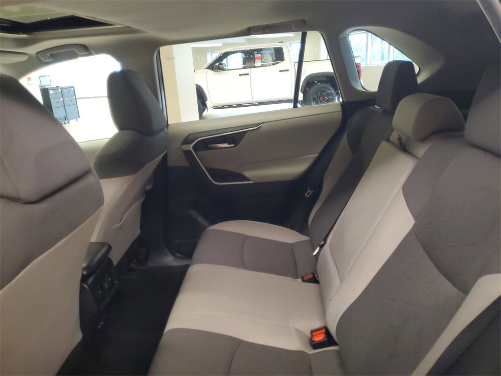 Used 2022 Toyota RAV4 XLE image 12