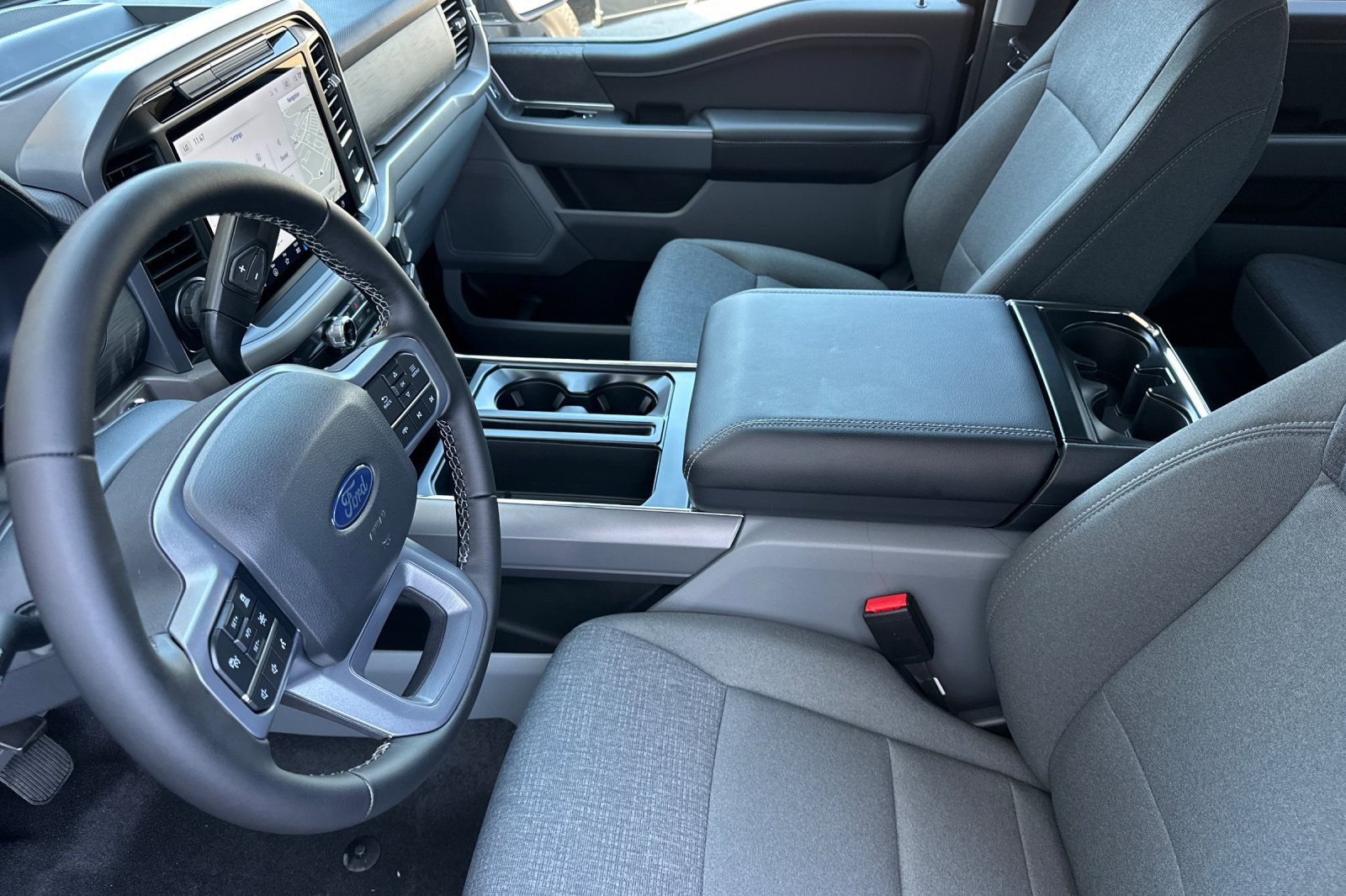 New 2025 Ford F150 XLT w/ Equipment Group 302A MID image 9